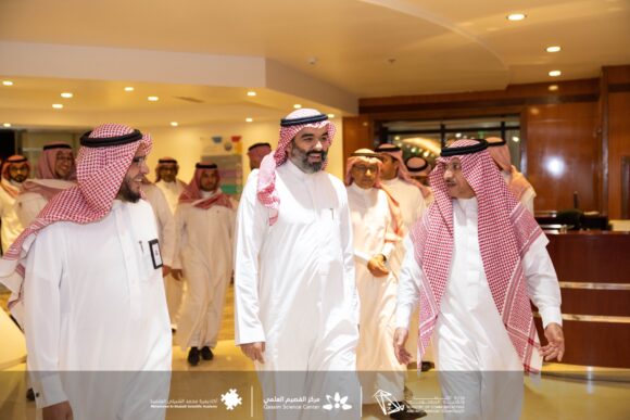 Minister Visits 1001 Inventions Exhibition at Gassim Science Center
